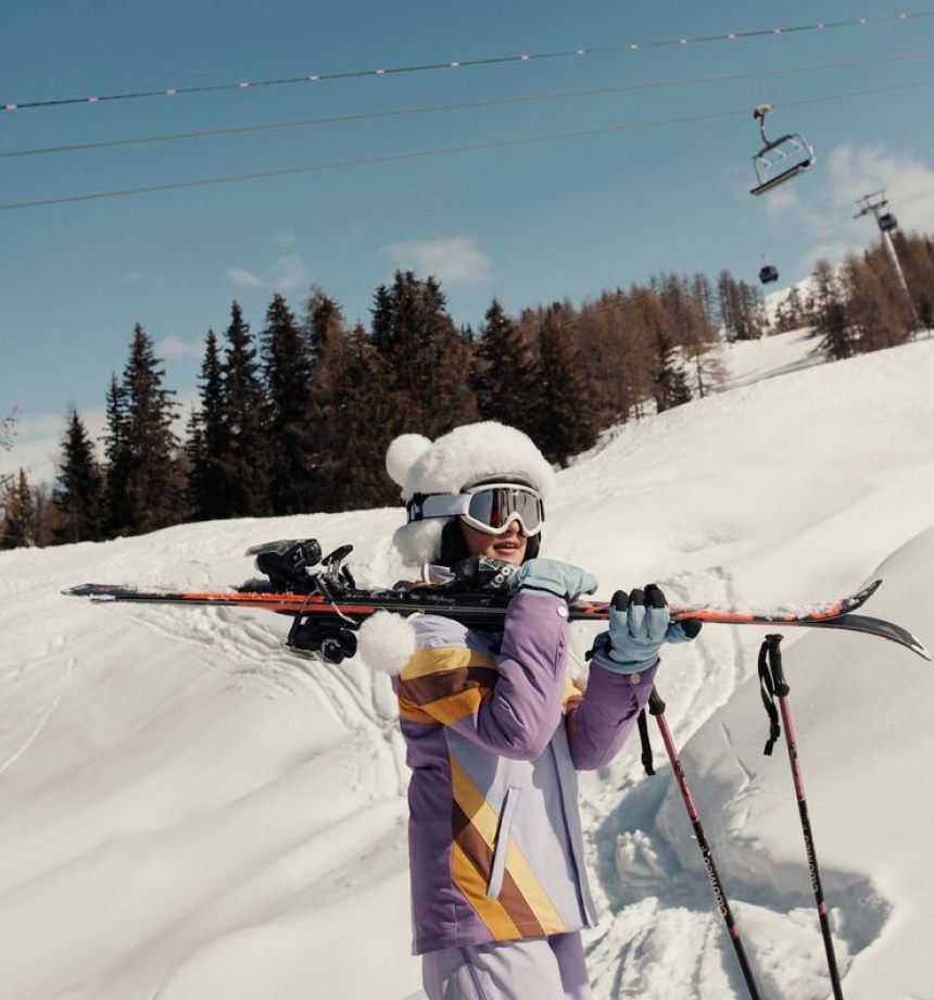 Equipo de ski preparado para la montaña